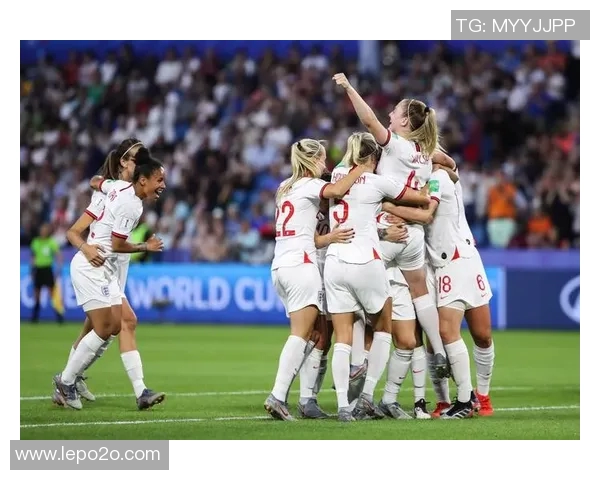 英格兰女足与挪威女足激战正酣谁能在这场对决中胜出