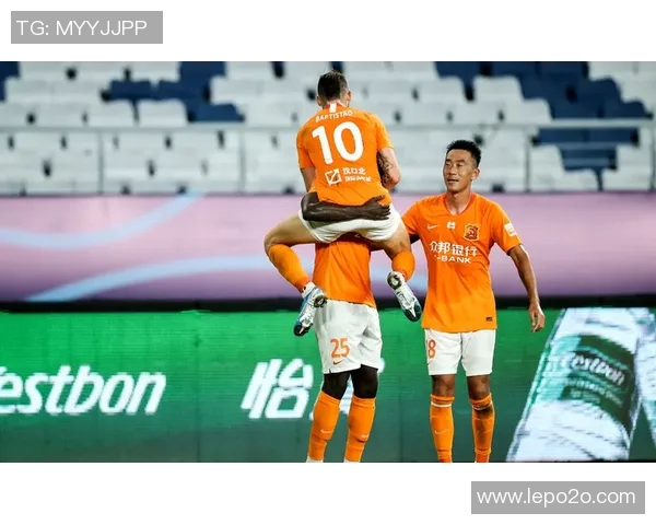 重庆攀岩队在极限运动会中以53分稳居积分榜首位